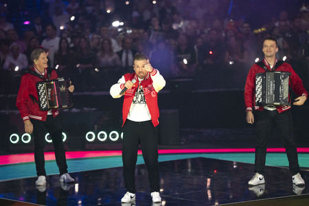 TV-Show 'Silvester-Schlagerbooom 2026 live - Die Wunderlichtershow!' in München