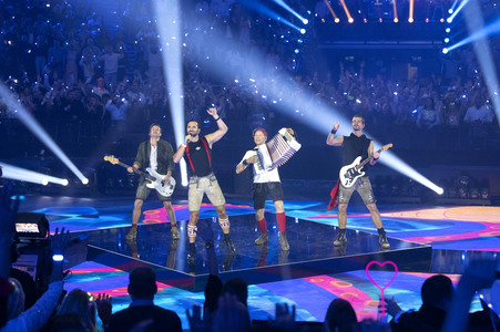 TV-Show 'Silvester-Schlagerbooom 2026 live - Die Wunderlichtershow!' in München