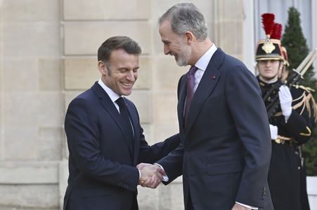 Empfang von König Felipe VI. in Paris