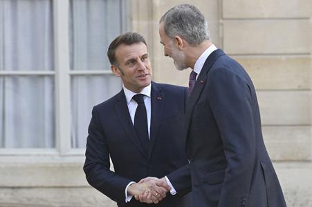 Empfang von König Felipe VI. in Paris