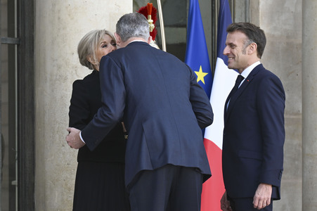 Empfang von König Felipe VI. in Paris