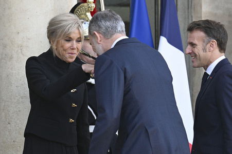 Empfang von König Felipe VI. in Paris