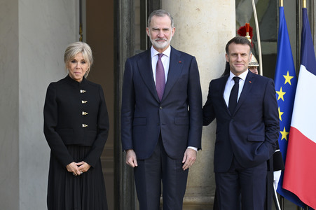 Empfang von König Felipe VI. in Paris