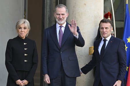 Empfang von König Felipe VI. in Paris