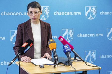 Rücktritt von Ministerin Josefine Paul in Düsseldorf