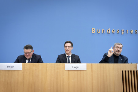 Bundespressekonferenz '3 Löwen Allianz' in Berlin