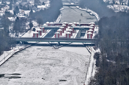Eisbildung am Mittellandkanal in Hannover