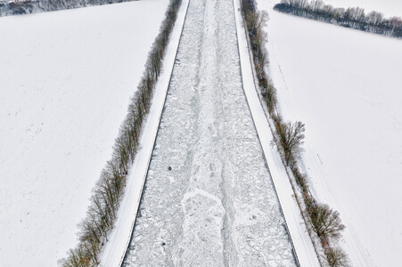 Eisbildung am Mittellandkanal in Hannover