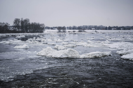 Eisschollen in Geesthacht