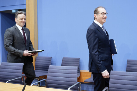 Bundespressekonferenz 'Vorstellung der Dunkelfeldstudie zur Gewaltbetroffenheit in Deutschland' in Berlin