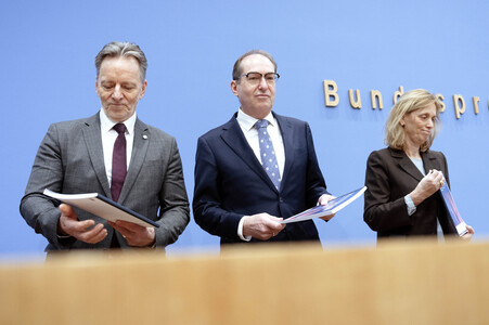 Bundespressekonferenz 'Vorstellung der Dunkelfeldstudie zur Gewaltbetroffenheit in Deutschland' in Berlin