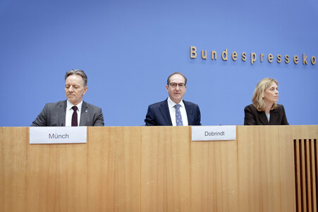 Bundespressekonferenz 'Vorstellung der Dunkelfeldstudie zur Gewaltbetroffenheit in Deutschland' in Berlin