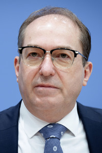 Bundespressekonferenz 'Vorstellung der Dunkelfeldstudie zur Gewaltbetroffenheit in Deutschland' in Berlin