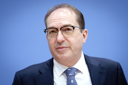 Bundespressekonferenz 'Vorstellung der Dunkelfeldstudie zur Gewaltbetroffenheit in Deutschland' in Berlin