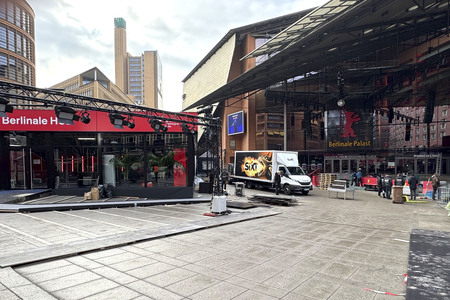 Aufbauarbeiten zur Berlinale 2026 in Berlin