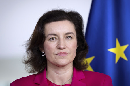 Übergabe vom Jahresgutachten 2026 der Expertenkommission Forschung und Innovation an den Bundeskanzler in Berlin