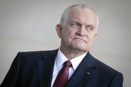 Übergabe vom Jahresgutachten 2026 der Expertenkommission Forschung und Innovation an den Bundeskanzler in Berlin