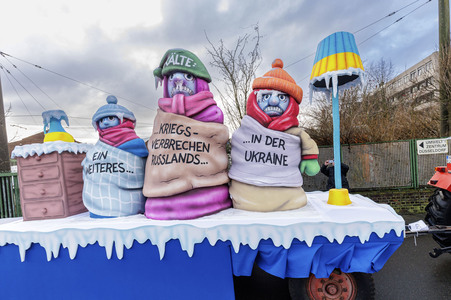 Aufstellung des Rosenmontag-Zuges in Düsseldorf