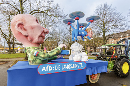 Aufstellung des Rosenmontag-Zuges in Düsseldorf