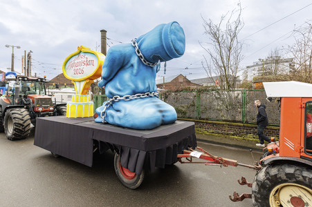 Aufstellung des Rosenmontag-Zuges in Düsseldorf