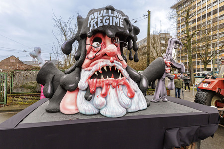 Aufstellung des Rosenmontag-Zuges in Düsseldorf