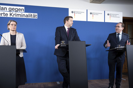 Pressekonferenz zur Vorstellung des Aktionsplans gegen Organisierte Kriminalität in Berlin