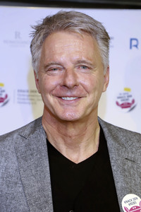 Charity-Veranstaltung 'Knack den Krebs' in Hamburg