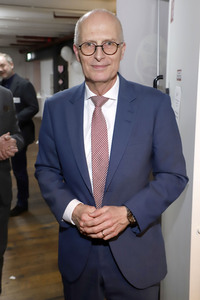 Charity-Veranstaltung 'Knack den Krebs' in Hamburg