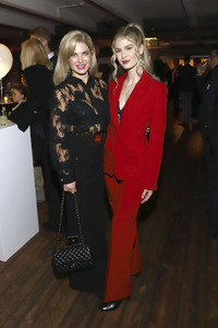 Charity-Veranstaltung 'Knack den Krebs' in Hamburg