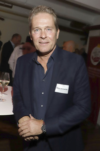 Charity-Veranstaltung 'Knack den Krebs' in Hamburg