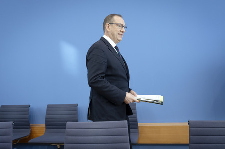 Bundespressekonferenz 'Vorstellung des Jahresberichtes 2025' in Berlin