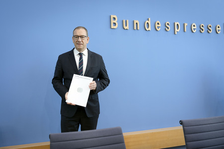 Bundespressekonferenz 'Vorstellung des Jahresberichtes 2025' in Berlin