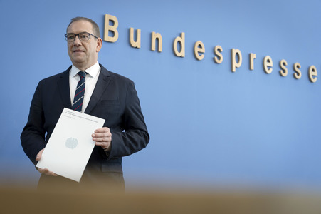 Bundespressekonferenz 'Vorstellung des Jahresberichtes 2025' in Berlin