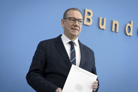 Bundespressekonferenz 'Vorstellung des Jahresberichtes 2025' in Berlin