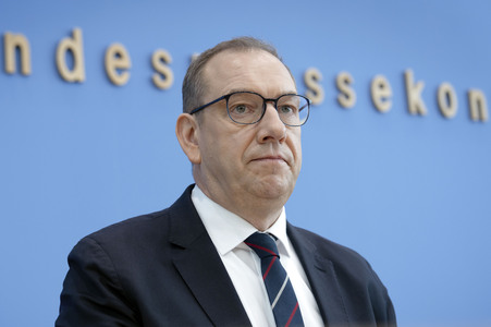 Bundespressekonferenz 'Vorstellung des Jahresberichtes 2025' in Berlin