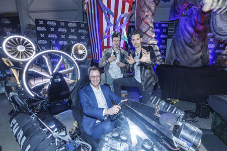 Besuch von Hendrik Wüst am Firmensitz der Ehrlich Entertainment GmbH in Bünde