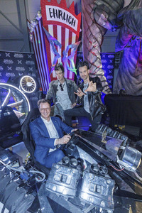 Besuch von Hendrik Wüst am Firmensitz der Ehrlich Entertainment GmbH in Bünde