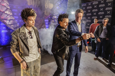 Besuch von Hendrik Wüst am Firmensitz der Ehrlich Entertainment GmbH in Bünde