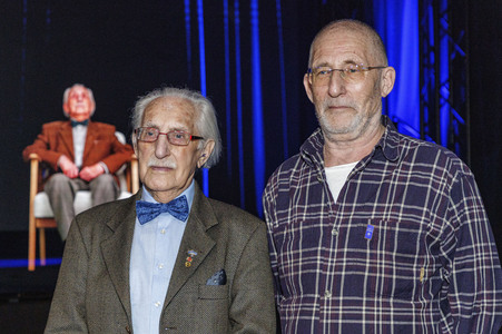 Leon Weintraub besucht die Ausstellung HOLO-VOICES in Essen