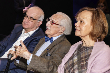 Leon Weintraub besucht die Ausstellung HOLO-VOICES in Essen