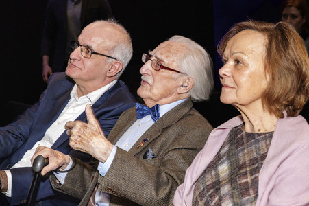 Leon Weintraub besucht die Ausstellung HOLO-VOICES in Essen