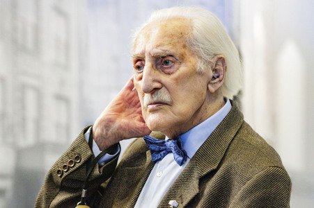 Leon Weintraub besucht die Ausstellung HOLO-VOICES in Essen