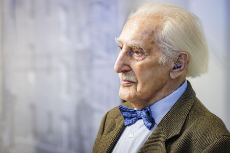 Leon Weintraub besucht die Ausstellung HOLO-VOICES in Essen