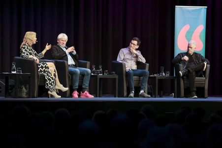 Jürgen Becker, Moritz Netenjakob, Susanne Pätzold und Michael Mittermeier auf der lit.Cologne 2026