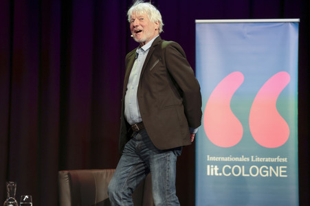 Jürgen Becker, Moritz Netenjakob, Susanne Pätzold und Michael Mittermeier auf der lit.Cologne 2026