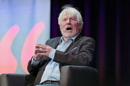 Jürgen Becker, Moritz Netenjakob, Susanne Pätzold und Michael Mittermeier auf der lit.Cologne 2026