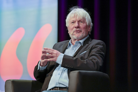 Jürgen Becker, Moritz Netenjakob, Susanne Pätzold und Michael Mittermeier auf der lit.Cologne 2026