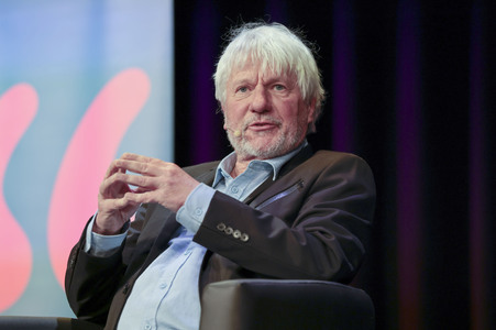 Jürgen Becker, Moritz Netenjakob, Susanne Pätzold und Michael Mittermeier auf der lit.Cologne 2026