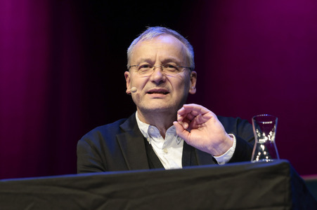 Anneke Kim Sarnau, Matthias Matschke und Knut Elstermann auf der lit.Cologne 2026