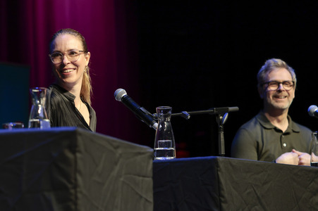Anneke Kim Sarnau, Matthias Matschke und Knut Elstermann auf der lit.Cologne 2026